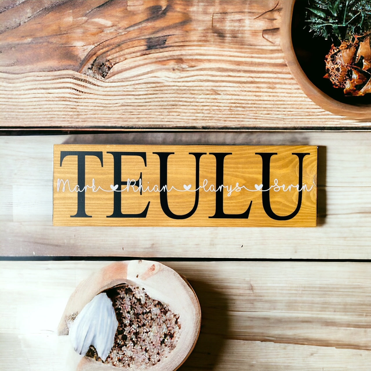 Teulu Wooden Sign